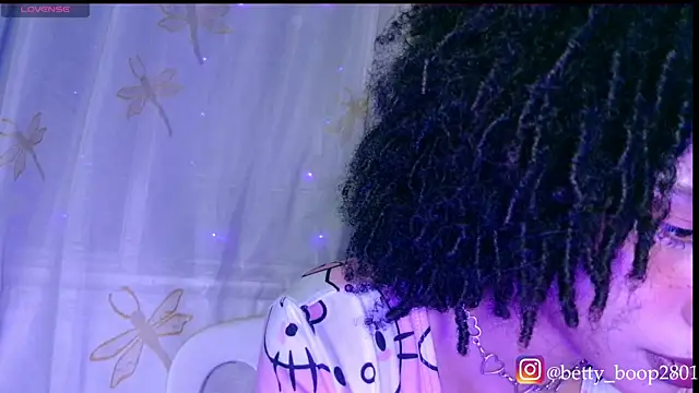 bettyboo2801 online show from February 12, 2026, 2:28 am