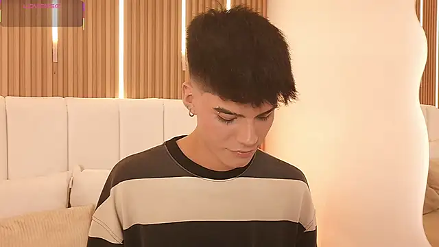 Dulcey  online show from March 11, 2026, 5:35 am