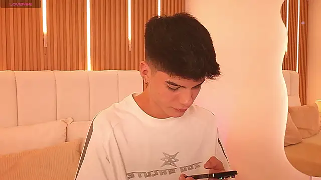 Dulcey  online show from March 15, 2026, 4:51 am