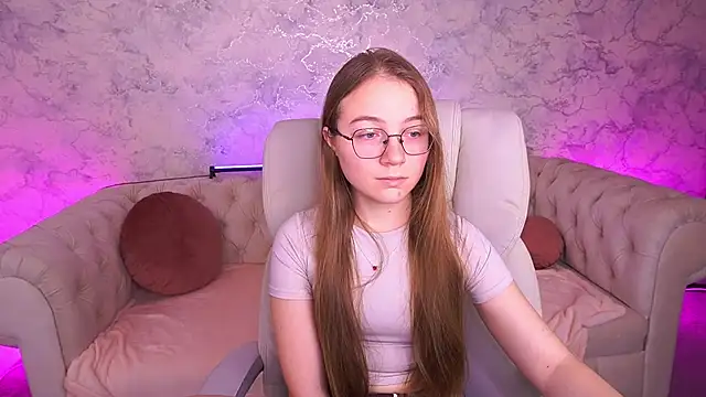 ArrinaWairr online show from December 18, 2025, 9:04 am