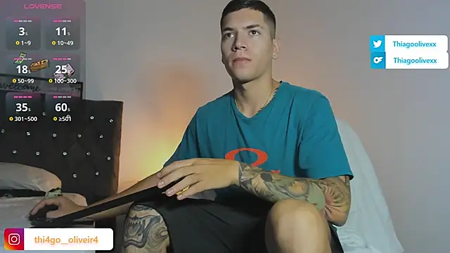 Snapshot of thiago_oliveiraa chatting on November 6, 2025, 2:51 pm thiago oliveiraa online show from November 6, 2025, 2:51 pm