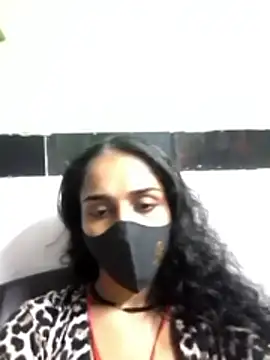 Snapshot of Zoya_G chatting on December 18, 2025, 11:05 am Zoya G online show from December 18, 2025, 11:05 am