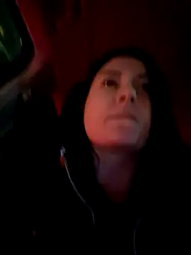 SaraViss20 online show from December 5, 2025, 9:00 pm