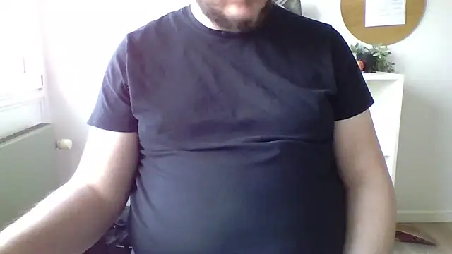 Snapshot of snebold chatting on April 8, 2026, 4:40 pm snebold online show from April 8, 2026, 4:40 pm