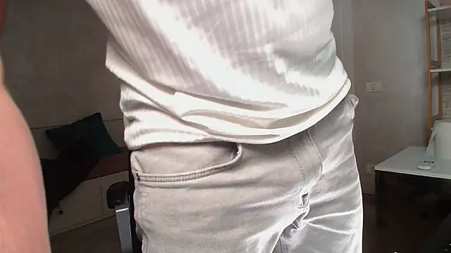 Snapshot of IvanHydee chatting on January 16, 2026, 5:55 am IvanHydee online show from January 16, 2026, 5:55 am