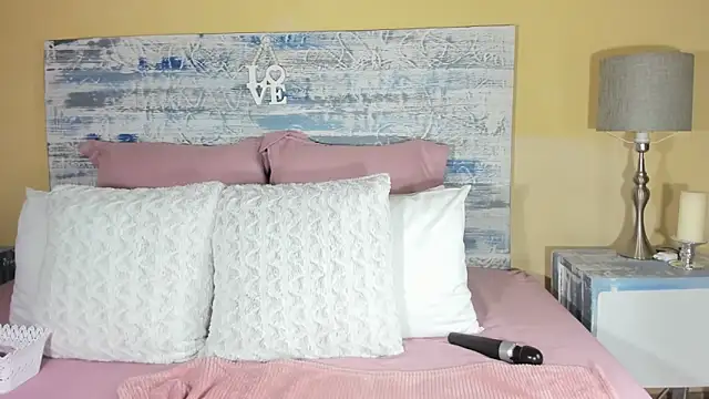 Snapshot of Jess555 chatting on October 10, 2025, 1:32 pm Jess555 online show from October 10, 2025, 1:32 pm