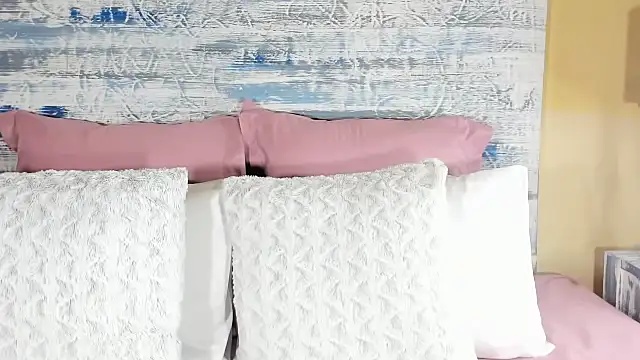 Snapshot of Jess555 chatting on October 12, 2025, 9:19 am Jess555 online show from October 12, 2025, 9:19 am