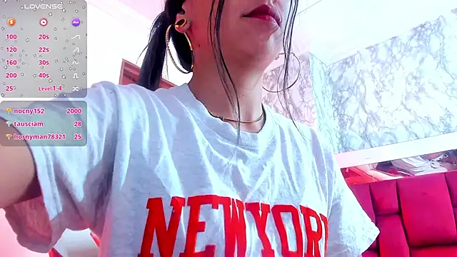 Snapshot of Sheilly_brown chatting on January 15, 2026, 3:38 pm Sheilly brown online show from January 15, 2026, 3:38 pm