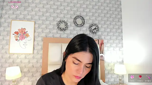 Sasha  sims   online show from September 19, 2025, 11:55 am