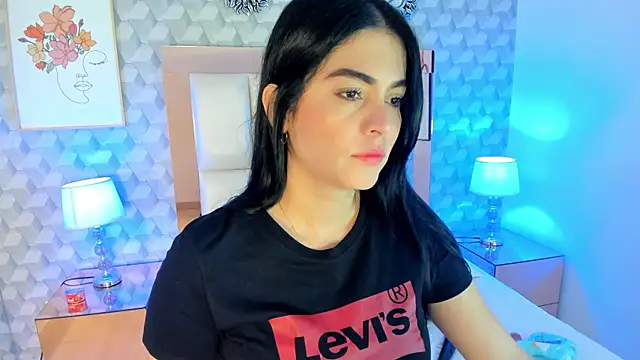 Sasha  sims   online show from October 29, 2025, 11:34 am