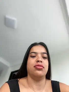 JuanitaMore01 online show from September 28, 2025, 8:14 pm