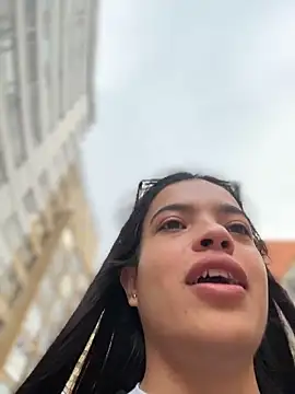 JuanitaMore01 online show from June 17, 2026, 10:43 pm