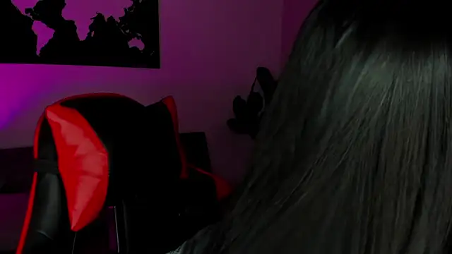 ZoeValencia1 online show from April 17, 2026, 11:35 am