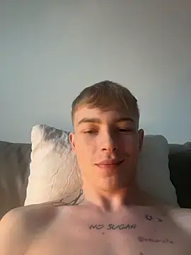 Snapshot of callmealexthx chatting on November 11, 2025, 6:35 am callmealexthx online show from November 11, 2025, 6:35 am