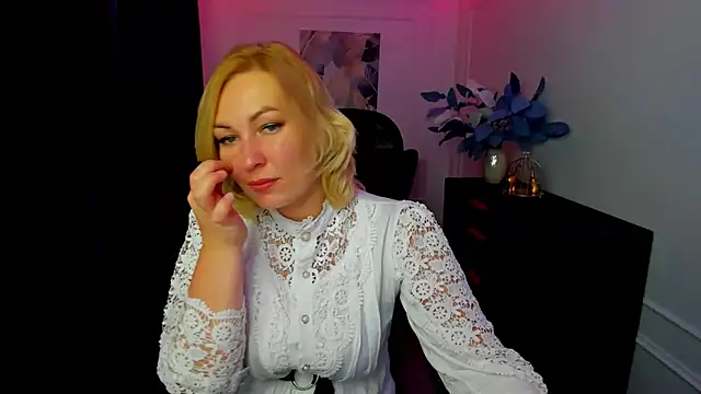 Snapshot of CamilaFatem chatting on September 8, 2025, 7:35 pm CamilaFatem online show from September 8, 2025, 7:35 pm