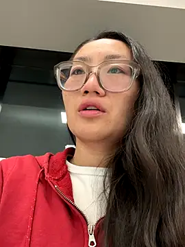 Snapshot of Aliciaz3 chatting on November 11, 2025, 9:31 am Aliciaz3 online show from November 11, 2025, 9:31 am