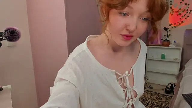 EmyRosaly online show from April 14, 2026, 12:55 pm