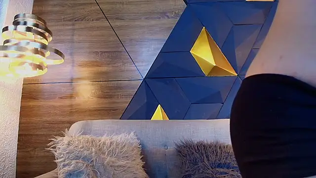 ly lulu online show from April 15, 2026, 11:06 am