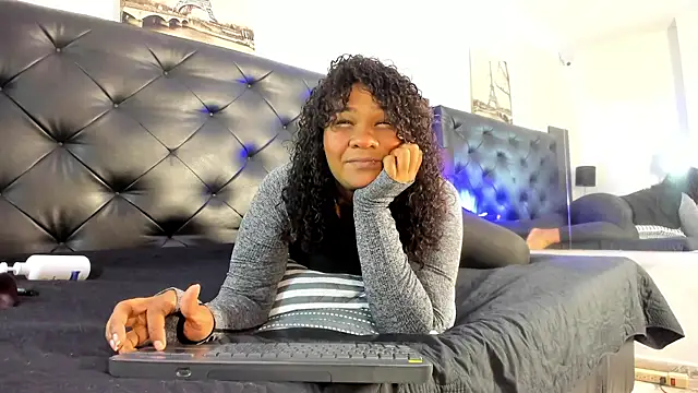 Kymy marquez online show from April 12, 2026, 9:09 pm