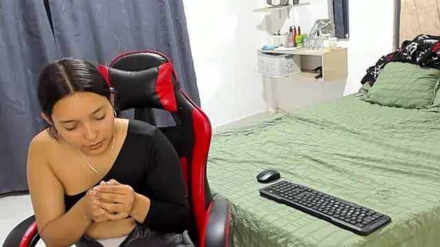 Snapshot of camalara chatting on February 18, 2026, 11:44 pm camalara online show from February 18, 2026, 11:44 pm