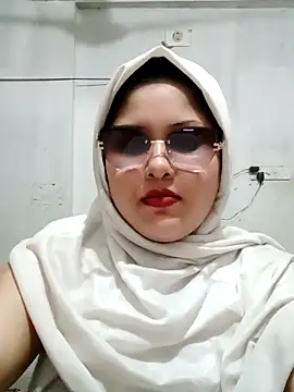 Snapshot of Nusrat-N chatting on May 31, 2026, 1:18 pm Nusrat-N online show from May 31, 2026, 1:18 pm