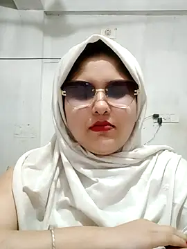 Snapshot of Nusrat-N chatting on June 1, 2026, 12:01 am Nusrat-N online show from June 1, 2026, 12:01 am