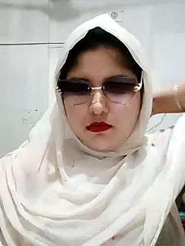 Snapshot of Nusrat-N chatting on July 16, 2026, 5:52 pm Nusrat-N online show from July 16, 2026, 5:52 pm