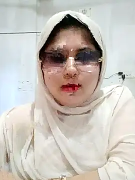Snapshot of Nusrat-N chatting on July 17, 2026, 5:58 am Nusrat-N online show from July 17, 2026, 5:58 am