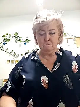 Snapshot of TerezaVelvet chatting on October 6, 2025, 10:02 am TerezaVelvet online show from October 6, 2025, 10:02 am