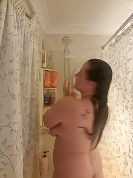 Snapshot of RosieMilff chatting on November 6, 2025, 6:53 pm RosieMilff online show from November 6, 2025, 6:53 pm