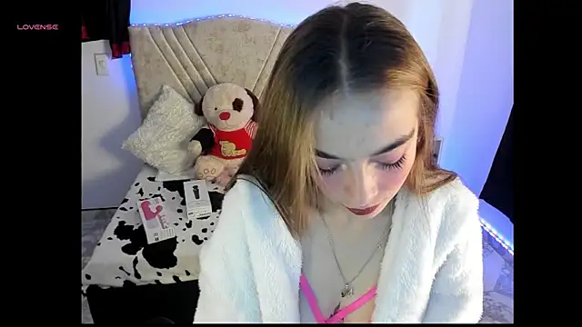 Mia Victoria22 online show from March 17, 2026, 2:42 pm