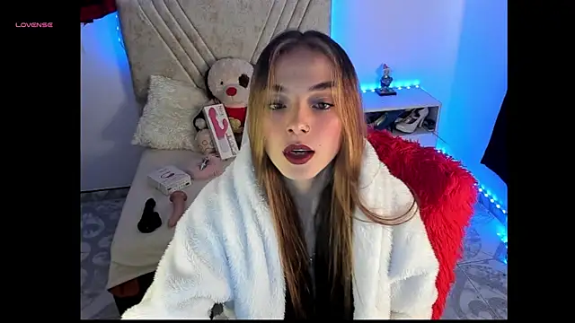 Snapshot of Mia_Victoria22 chatting on May 4, 2026, 3:30 pm Mia Victoria22 online show from May 4, 2026, 3:30 pm