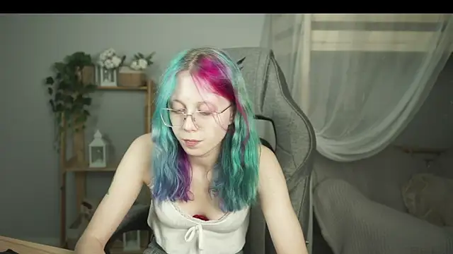 Snapshot of SakuraBliss chatting on November 10, 2025, 5:01 pm SakuraBliss online show from November 10, 2025, 5:01 pm