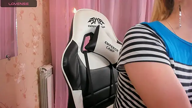 Snapshot of Anabel-Candy chatting on November 11, 2025, 8:20 pm Anabel-Candy online show from November 11, 2025, 8:20 pm