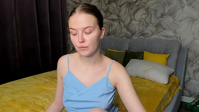 Snapshot of LaurennHill chatting on November 10, 2025, 12:09 am LaurennHill online show from November 10, 2025, 12:09 am