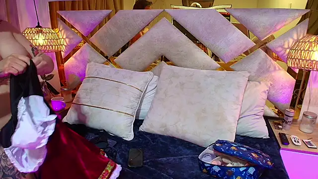 Snapshot of Scarlett_Vegaa chatting on October 14, 2025, 12:28 pm Scarlett Vegaa online show from October 14, 2025, 12:28 pm