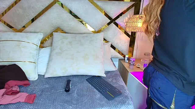 Snapshot of Scarlett_Vegaa chatting on October 27, 2025, 11:03 am Scarlett Vegaa online show from October 27, 2025, 11:03 am