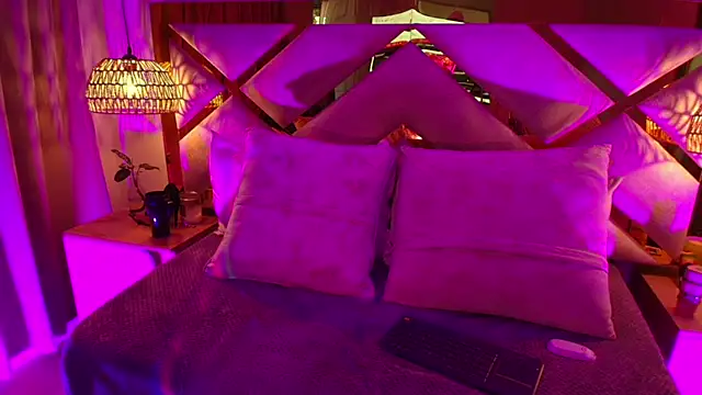 Snapshot of Scarlett_Vegaa chatting on November 1, 2025, 11:34 am Scarlett Vegaa online show from November 1, 2025, 11:34 am