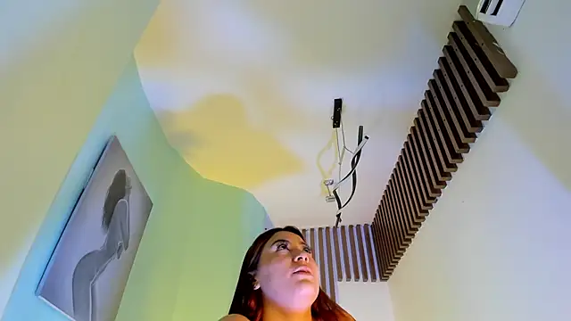 Snapshot of MacarenaRosse chatting on September 13, 2025, 7:13 pm MacarenaRosse online show from September 13, 2025, 7:13 pm