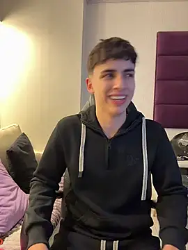 AdrianRinaldi online show from November 26, 2025, 8:10 pm