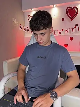 AdrianRinaldi online show from February 12, 2026, 8:04 pm