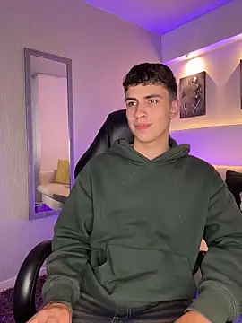 AdrianRinaldi online show from April 10, 2026, 8:02 pm