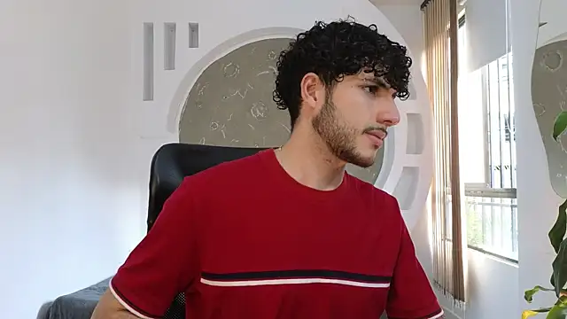 Snapshot of Rafael_Mendezz chatting on September 14, 2025, 8:19 pm Rafael Mendezz online show from September 14, 2025, 8:19 pm