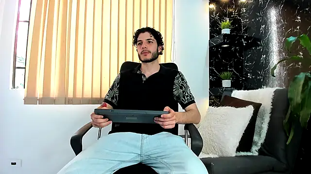 Snapshot of Rafael_Mendezz chatting on November 8, 2025, 8:51 pm Rafael Mendezz online show from November 8, 2025, 8:51 pm