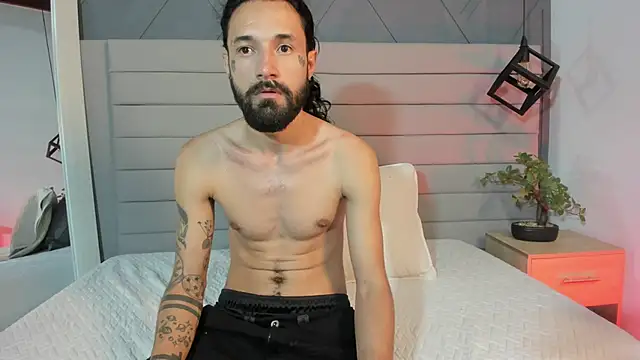 Hisoka 011 online show from September 17, 2025, 9:05 pm