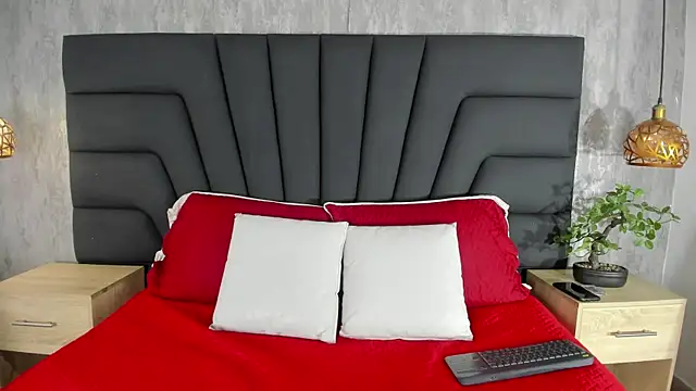 Hisoka 011 online show from October 25, 2025, 8:03 pm