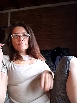 Snapshot of Merida2276 chatting on October 17, 2025, 3:14 pm Merida2276 online show from October 17, 2025, 3:14 pm