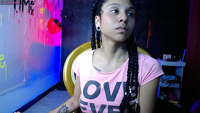 Sweettpleasure online show from October 7, 2025, 2:25 pm