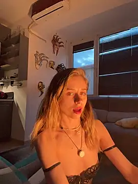 Snapshot of BabyAnais chatting on March 28, 2026, 4:17 pm BabyAnais online show from March 28, 2026, 4:17 pm