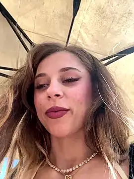 Snapshot of BabyAnais chatting on April 7, 2026, 1:11 pm BabyAnais online show from April 7, 2026, 1:11 pm